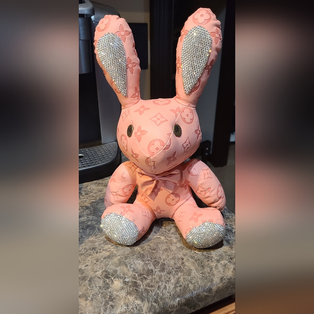 Leather LV Bunny pink